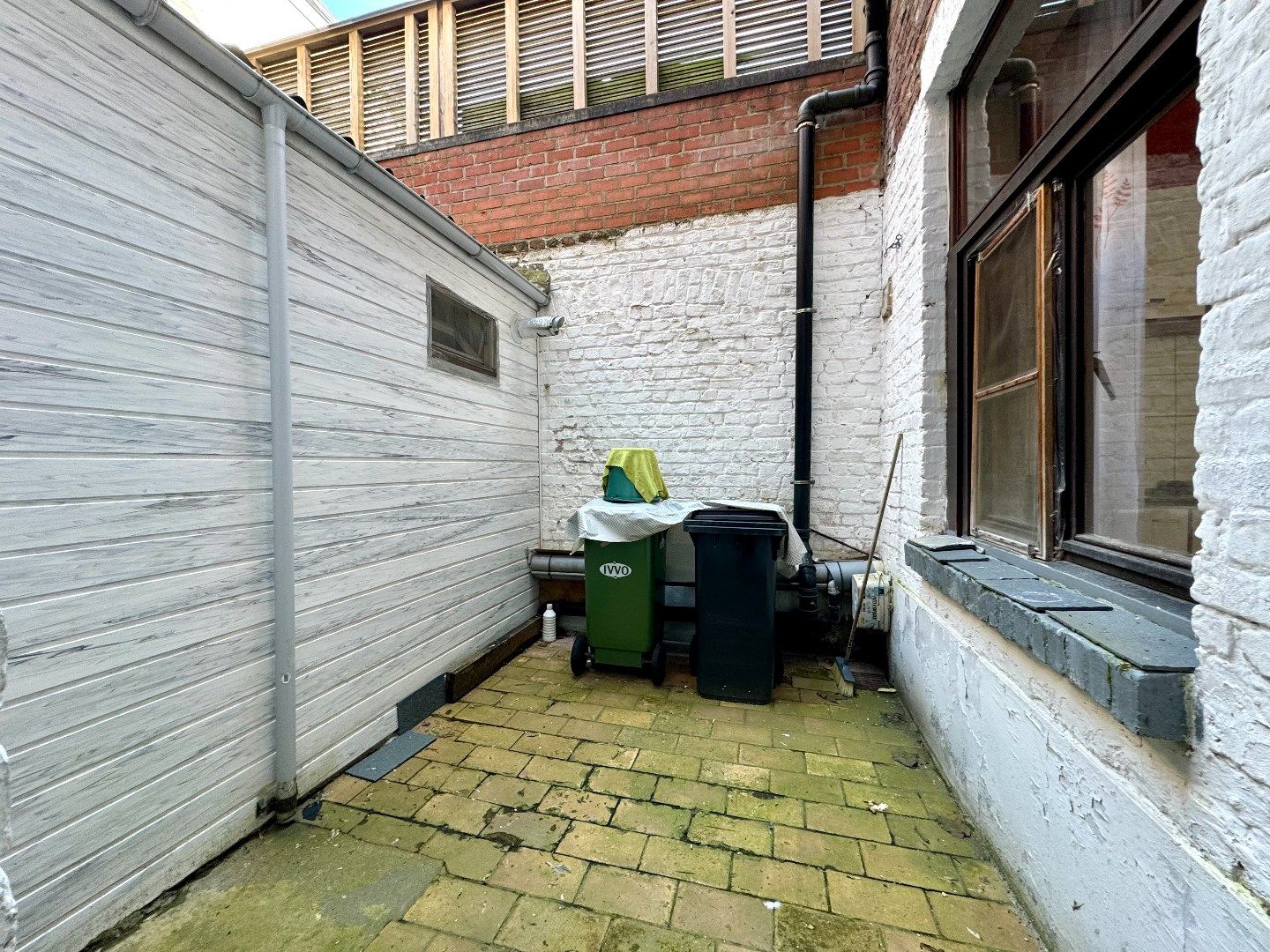 TE RENOVEREN WONING IN HET CENTRUM VAN IEPER foto 6