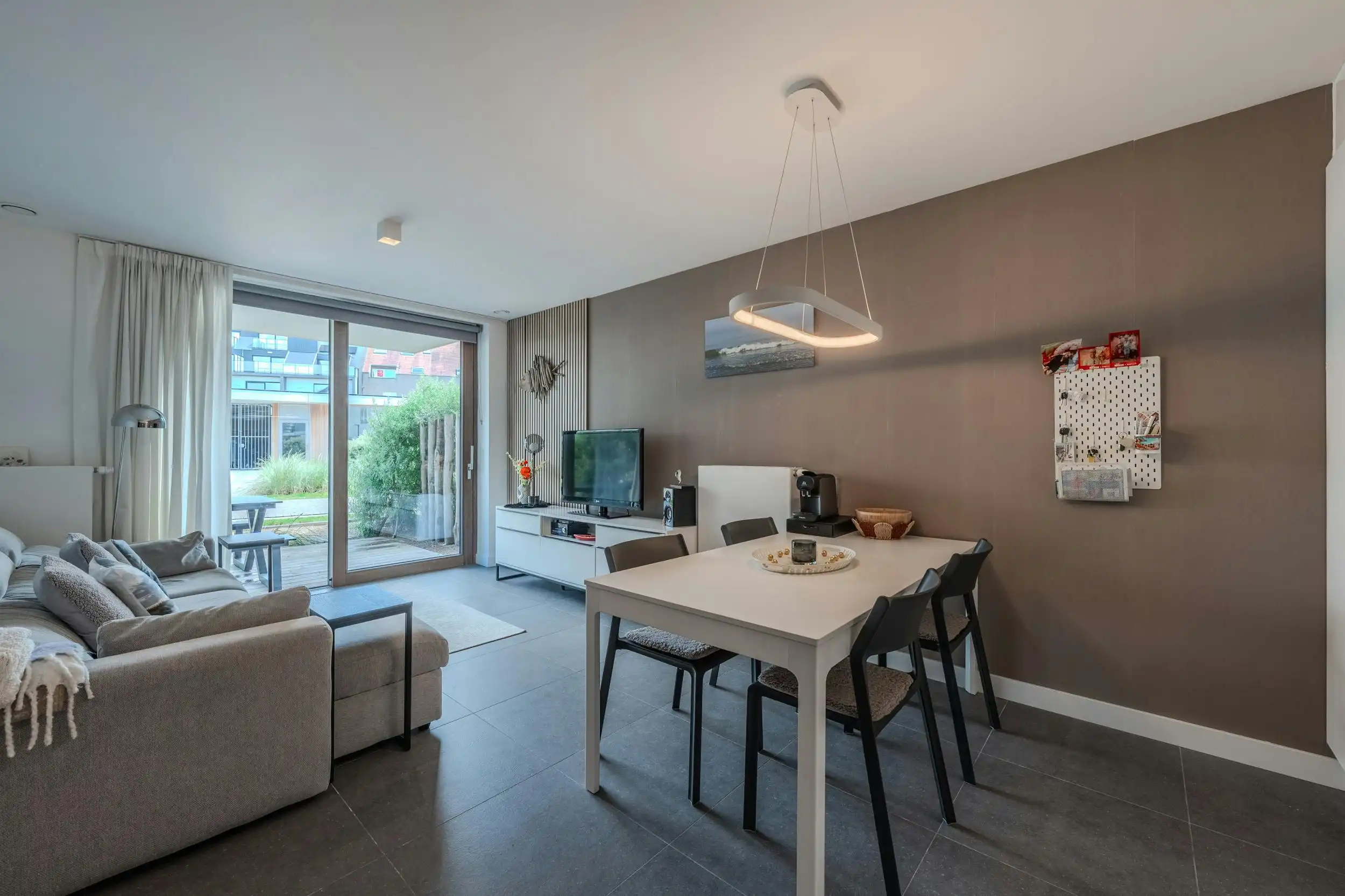 Prachtig gelijkvloers appartement met 1 slaapkamer en terras! foto 6