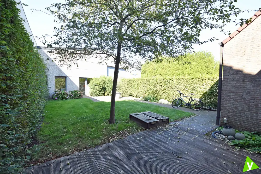 Ruime woning nabij het centrum van Waarschoot foto 8