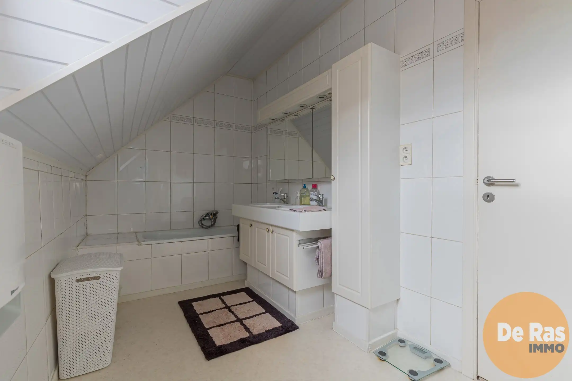 UITBERGEN - Zeer charmante OB met mooie tuin/4slp en garage foto 18