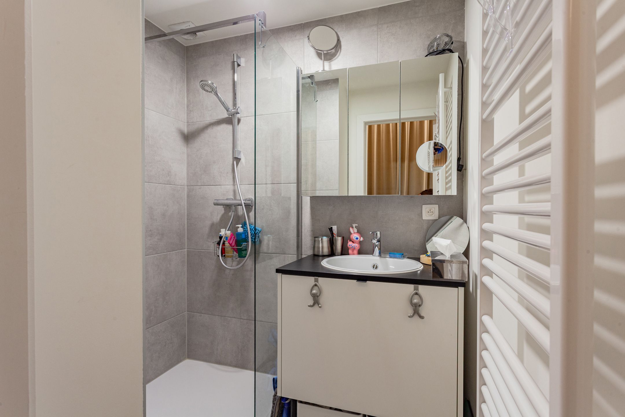 Instapklaar 2-slpk appartement in hartje Gent - Veldstraat foto 21