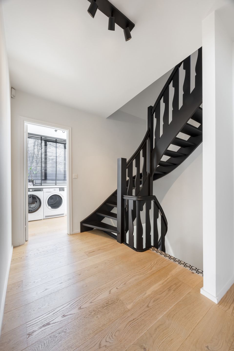 Recent gerenoveerde rietgedekte villa vooraan Schilde dorp! foto 36