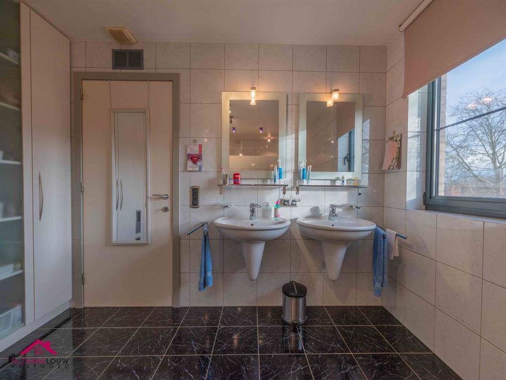 Ruime vrijstaande en instapklare woning in hedendaagse stijl foto 40