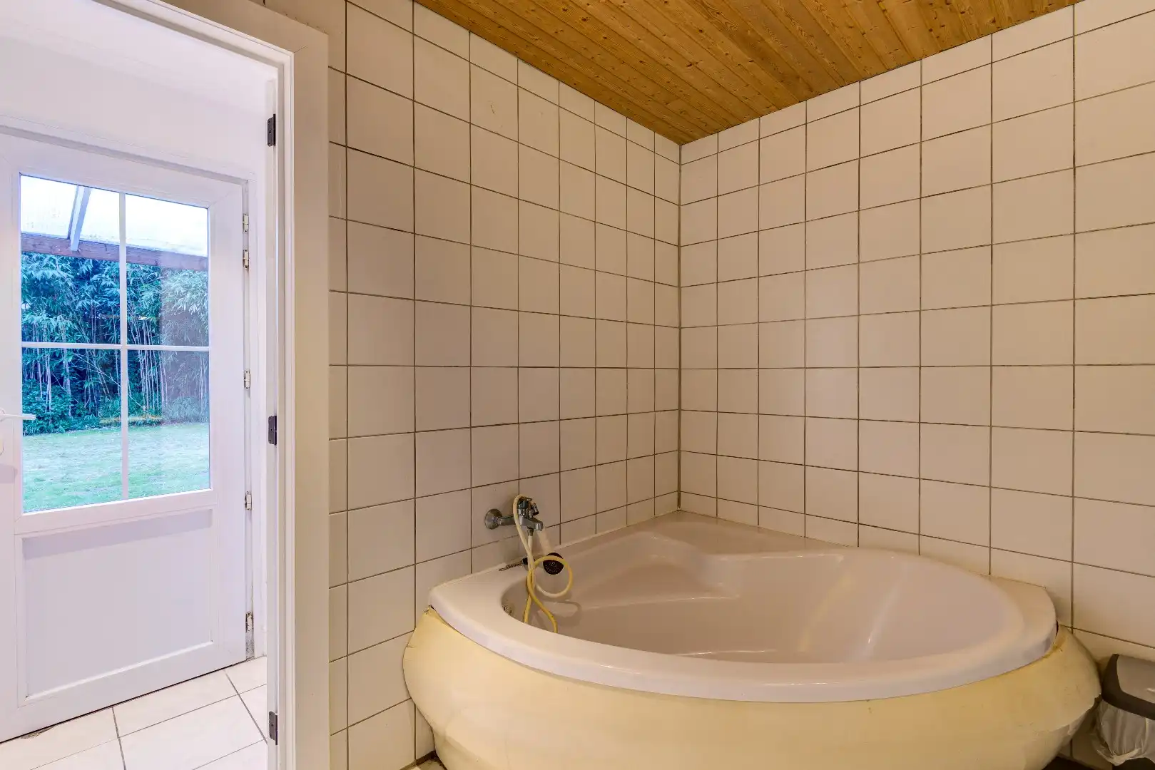 Half open woning in Schilde met zonnige tuin op het zuidwesten, terras en 4 slaapkamers, 1 badkamer en 4 parkeerplaatsen foto 23