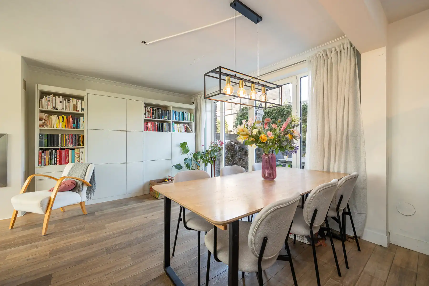 Volledig gerenoveerde woning met 4 slpks en gezellige tuin foto 10