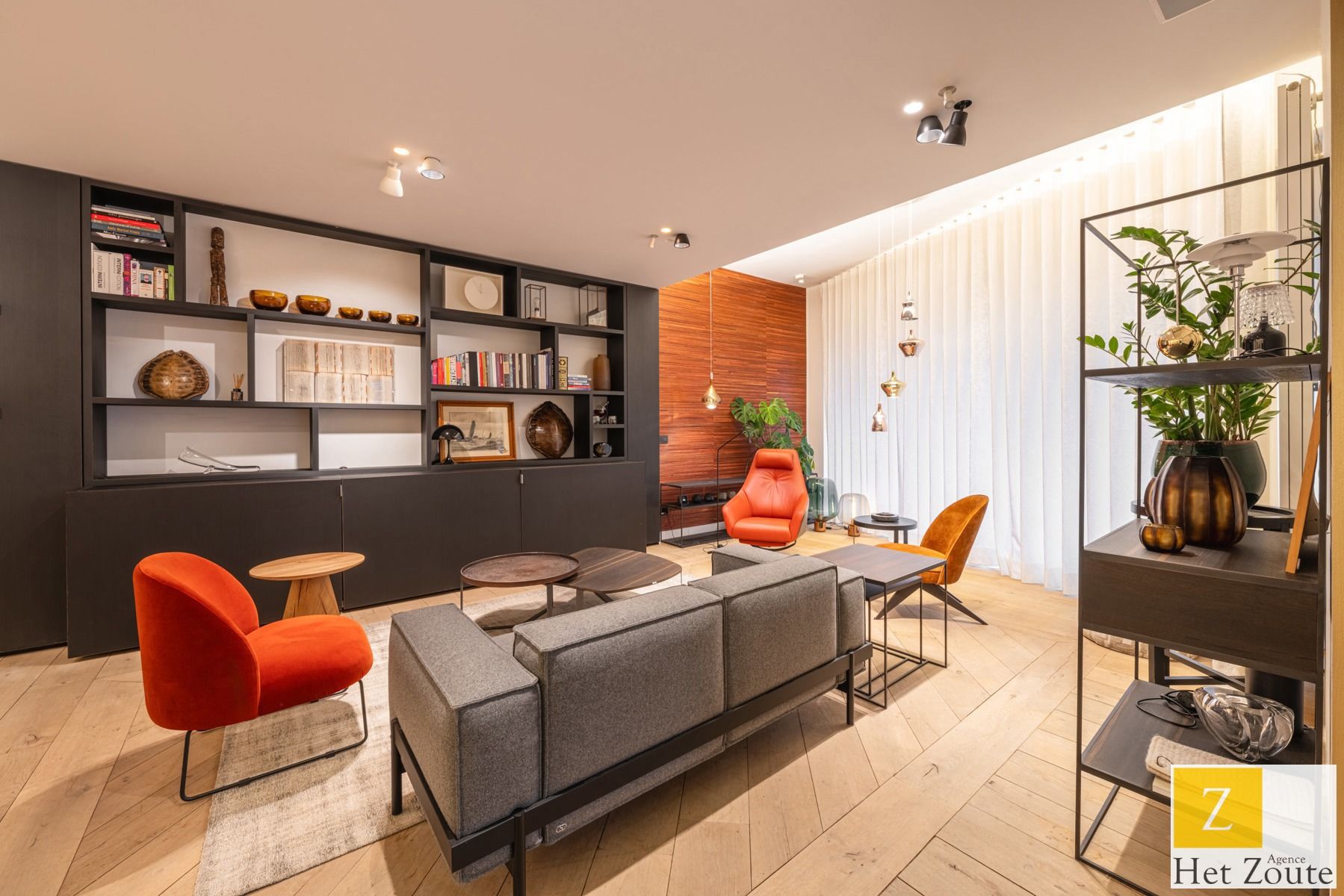 Volumineus en lichtrijk appartement in het hart van Knokke foto 2