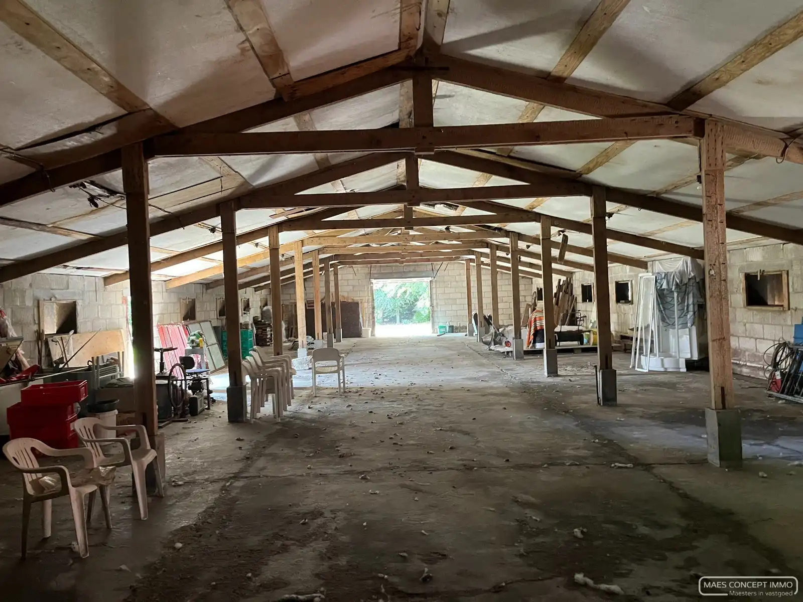 Loods van 305 m²  te huur voor opslag in Waregem foto 4