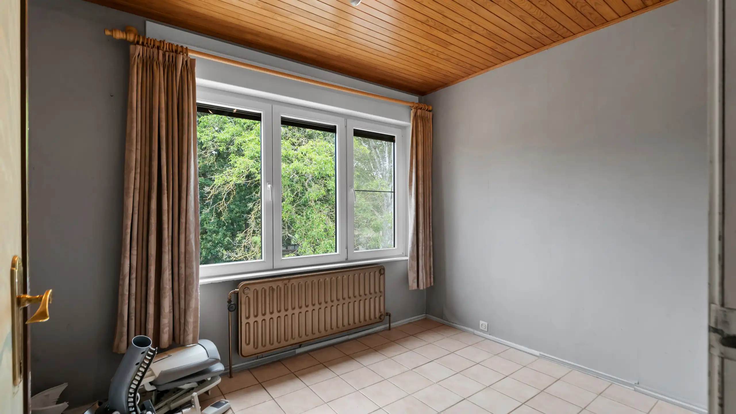 AVERBODE - Bel-Etage woning op groot perceel (tot. +/- 85a) foto 15