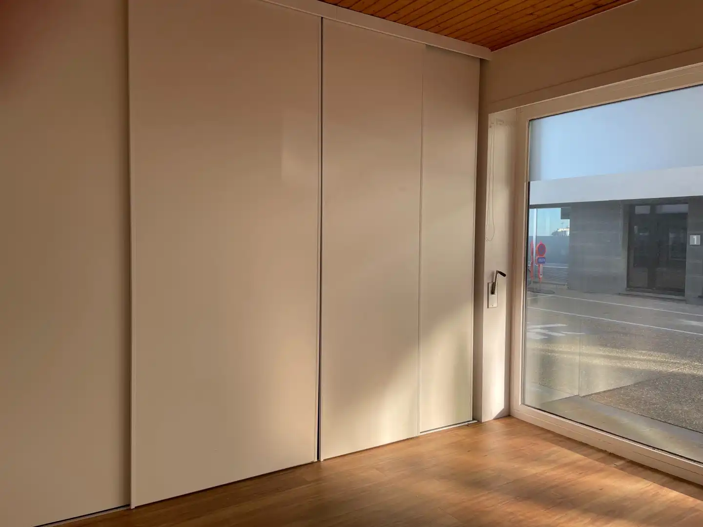 Handelspand te huur nabij de zeedijk foto 2