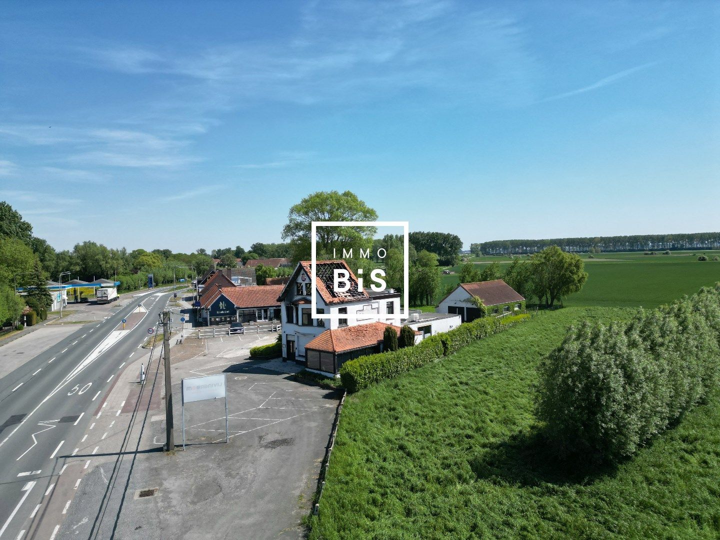 Zeer commercieel gelegen bouwperceel van 2.478 m² aan de grens met Sluis. foto 2