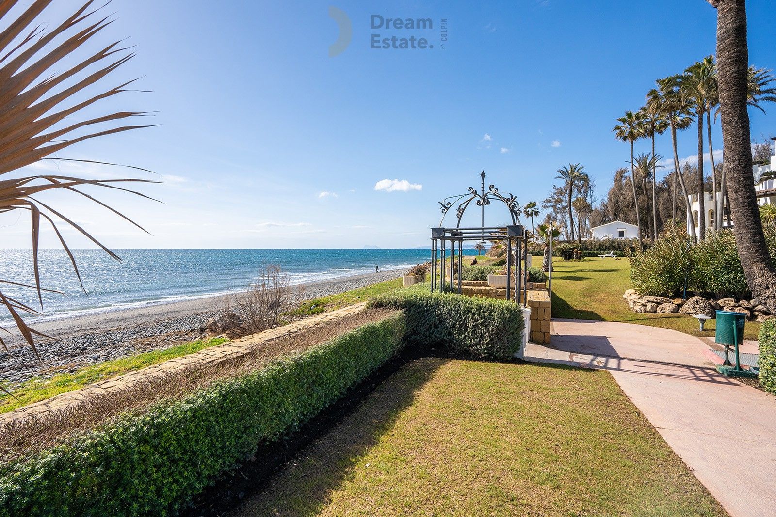 Prachtig appartement op de eerste lijn in Estepona foto 9