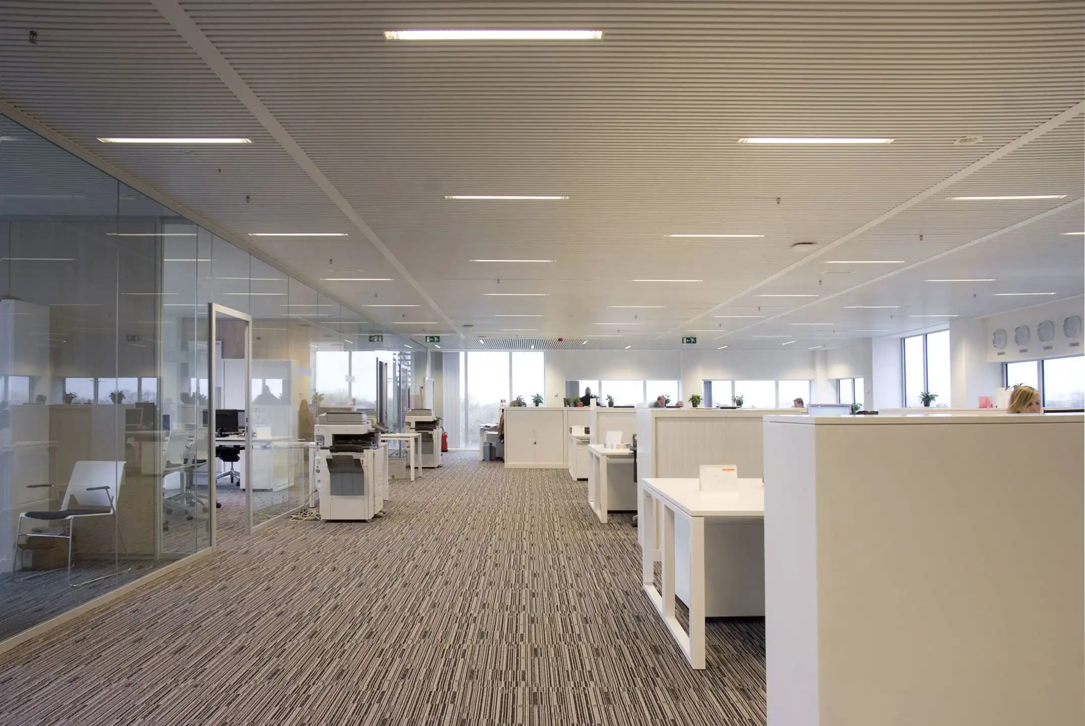 Ruim en Licht Kantoor met Uitzicht op de E313 foto 3