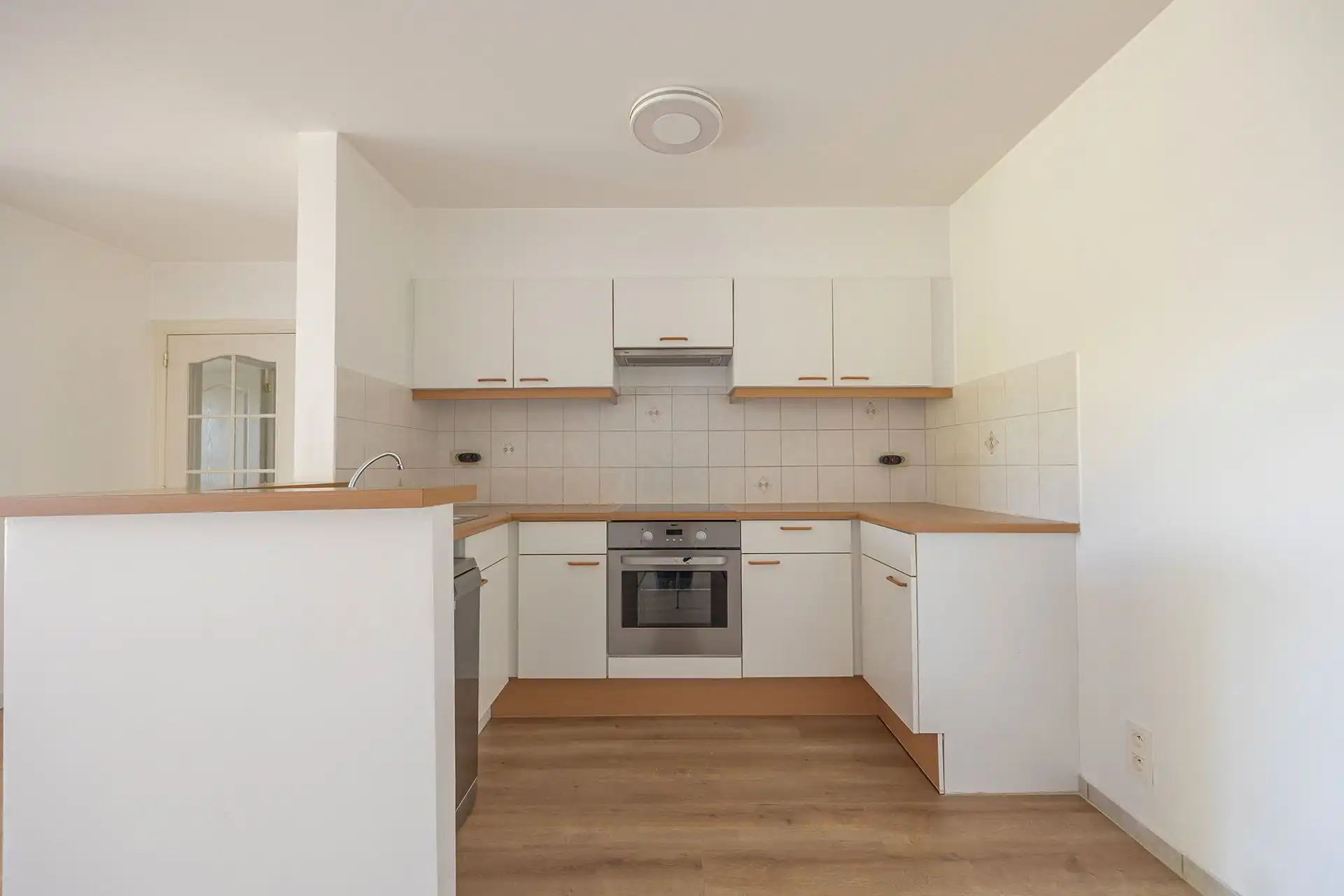 Lichtovergoten appartement met 2 terrassen en garagebox! foto 4