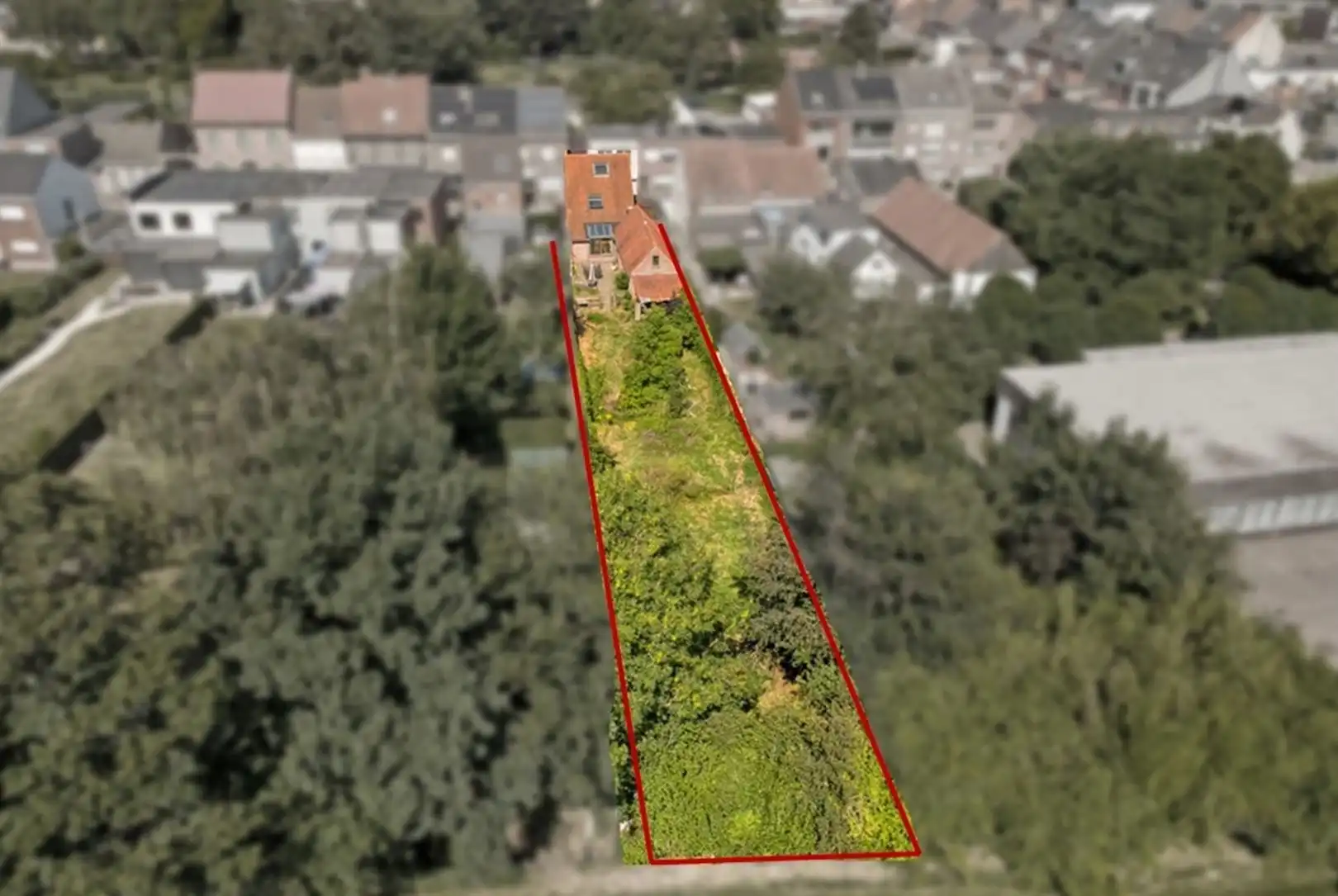 HOB met 3 slaapkamers, veel ruimte en licht, een dieplopende tuin en veel potentieel foto 25