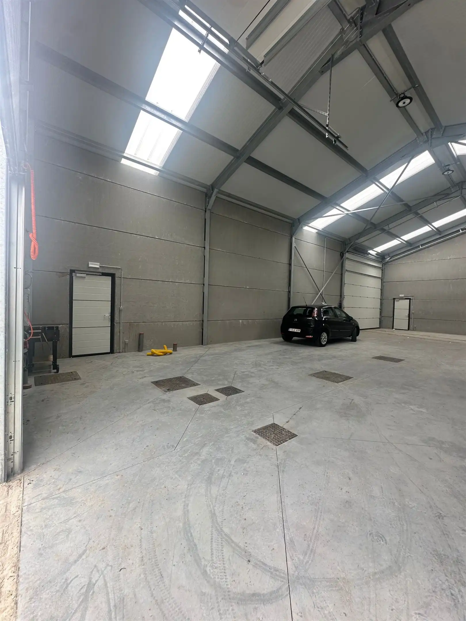 Nieuwbouw magazijn te huur 190 m² te Waasmunster. foto 6