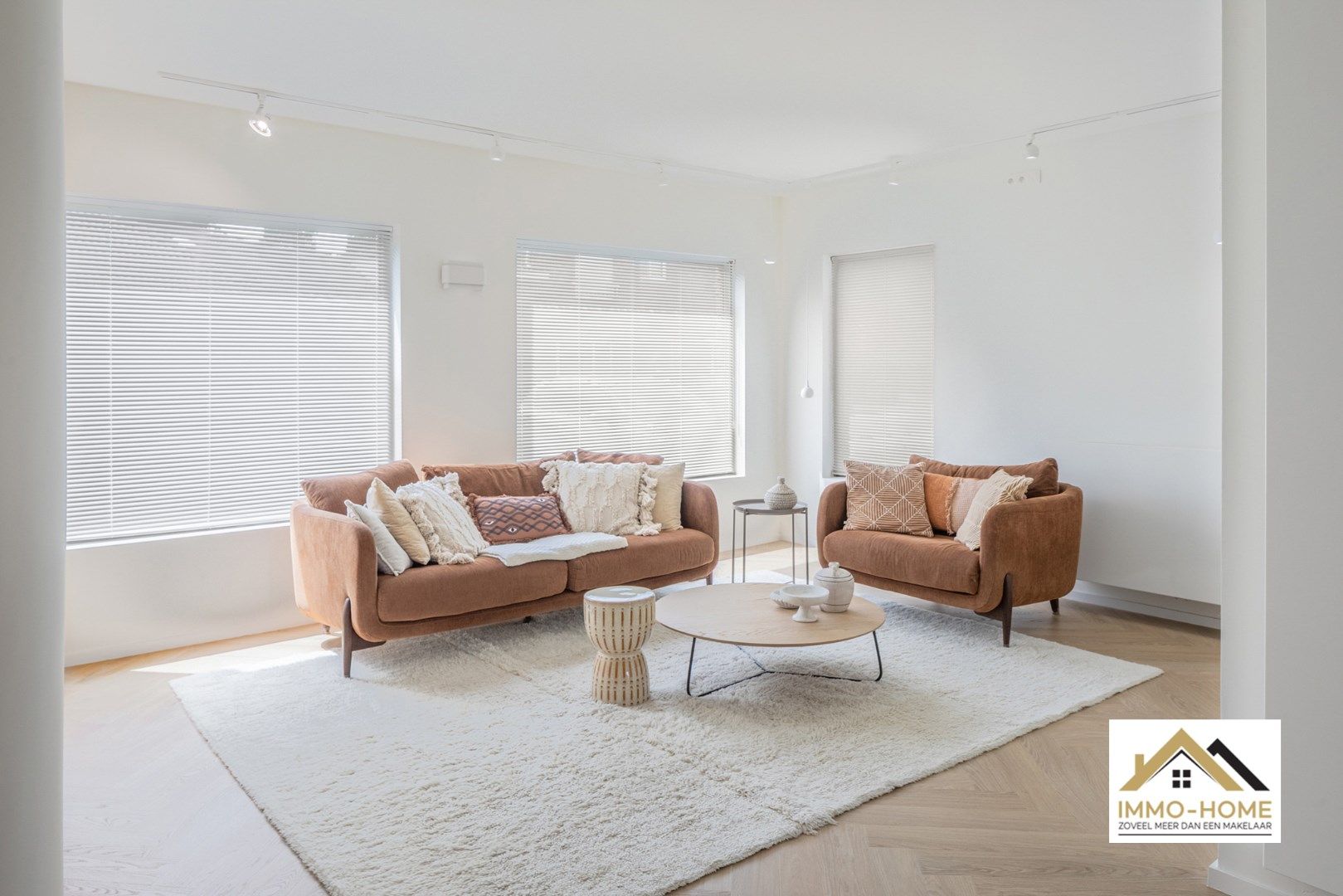 Ruime halfopen bebouwing met luxe afwerking  foto 3