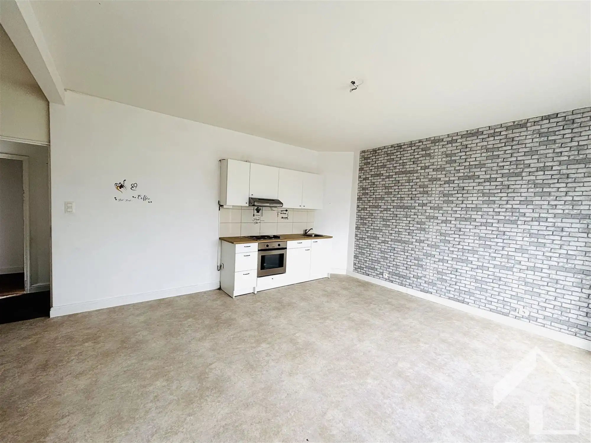 Te renoveren opbrengsteigendom bestaande uit 2 units foto 2