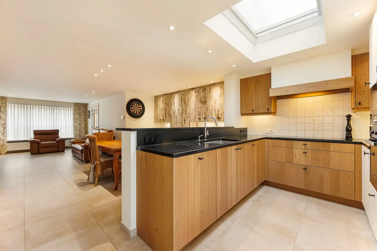 Een instapklare woning in centrum Schoten foto {{pictureIndex}}