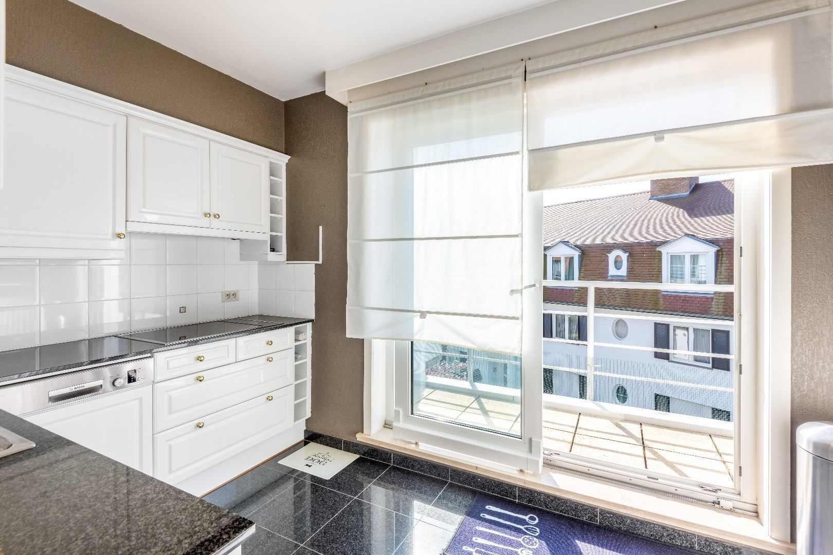Duplex appartement in een villa-residentie te Albertstrand. Inclusief garage. foto 12