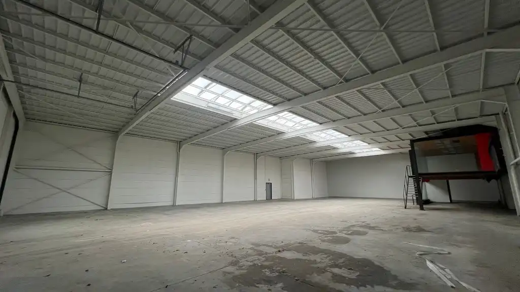 Nieuwbouw bedrijfsunit te koop in Walle Kortrijk foto 3