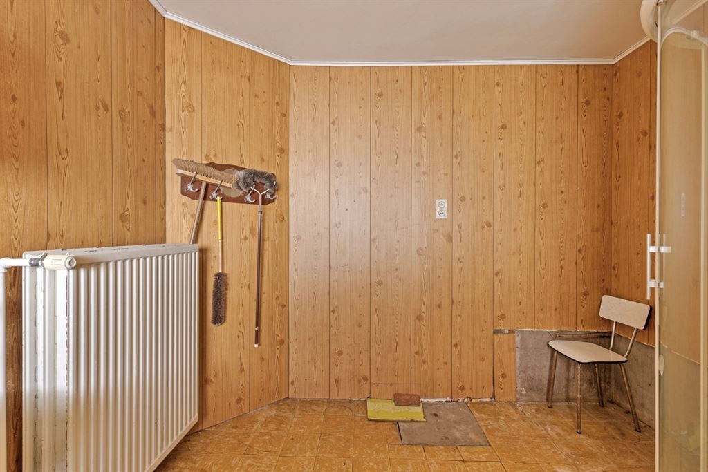 Knappe, te renoveren, woning op een gunstige locatie!  foto 10