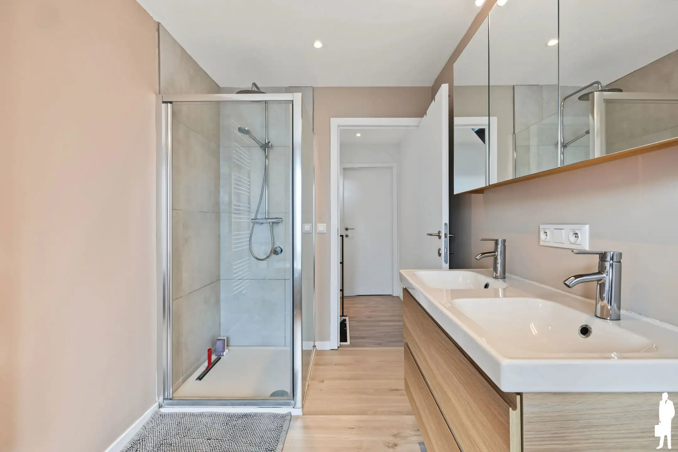 Energiezuinige gerenoveerde woning met 3 slpk en tuin foto 12
