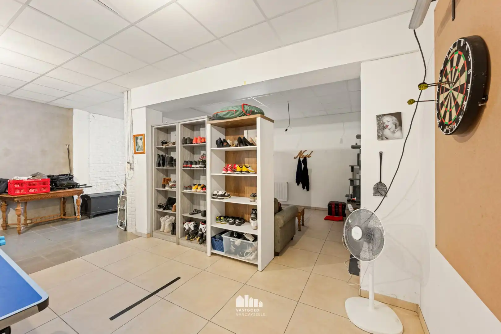 Karaktervolle ruime herenwoning met grote garage in het Ieper centrum. foto 24