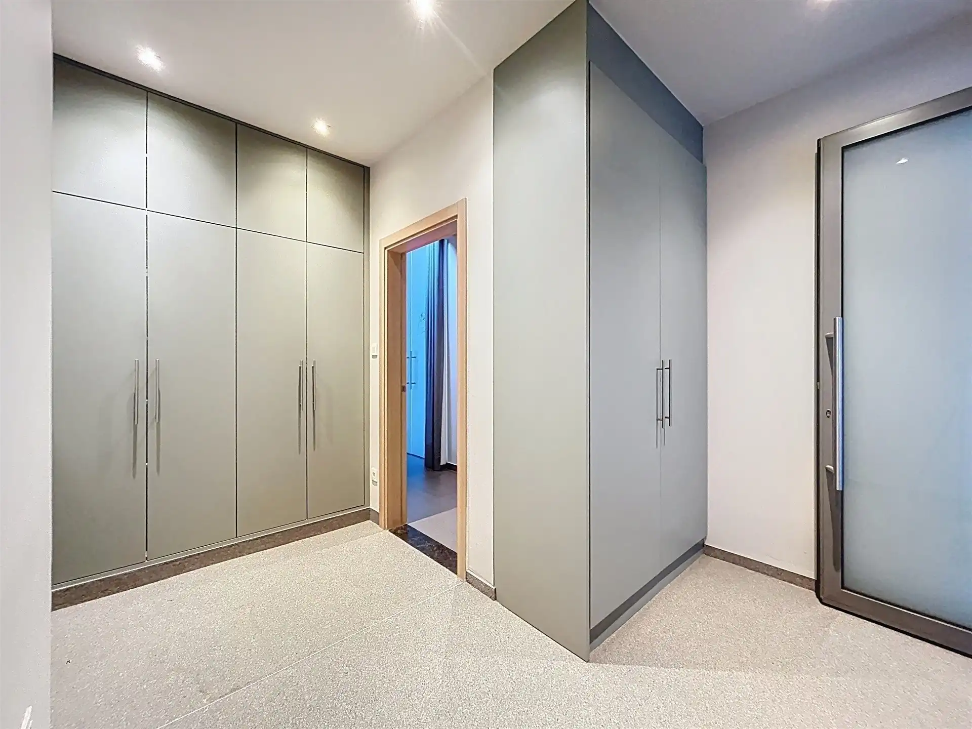 Energiezuinige gezinswoning met 5 slaapkamers, dubbele garage  en bijgebouw op perceel van 511m² foto 9