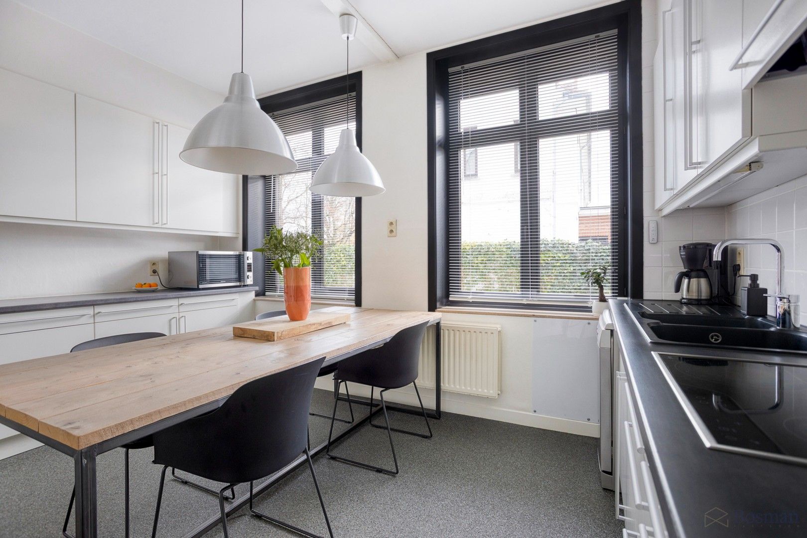 Gerenoveerde gezinswoning te koop in Tessenderlo centrum foto 10