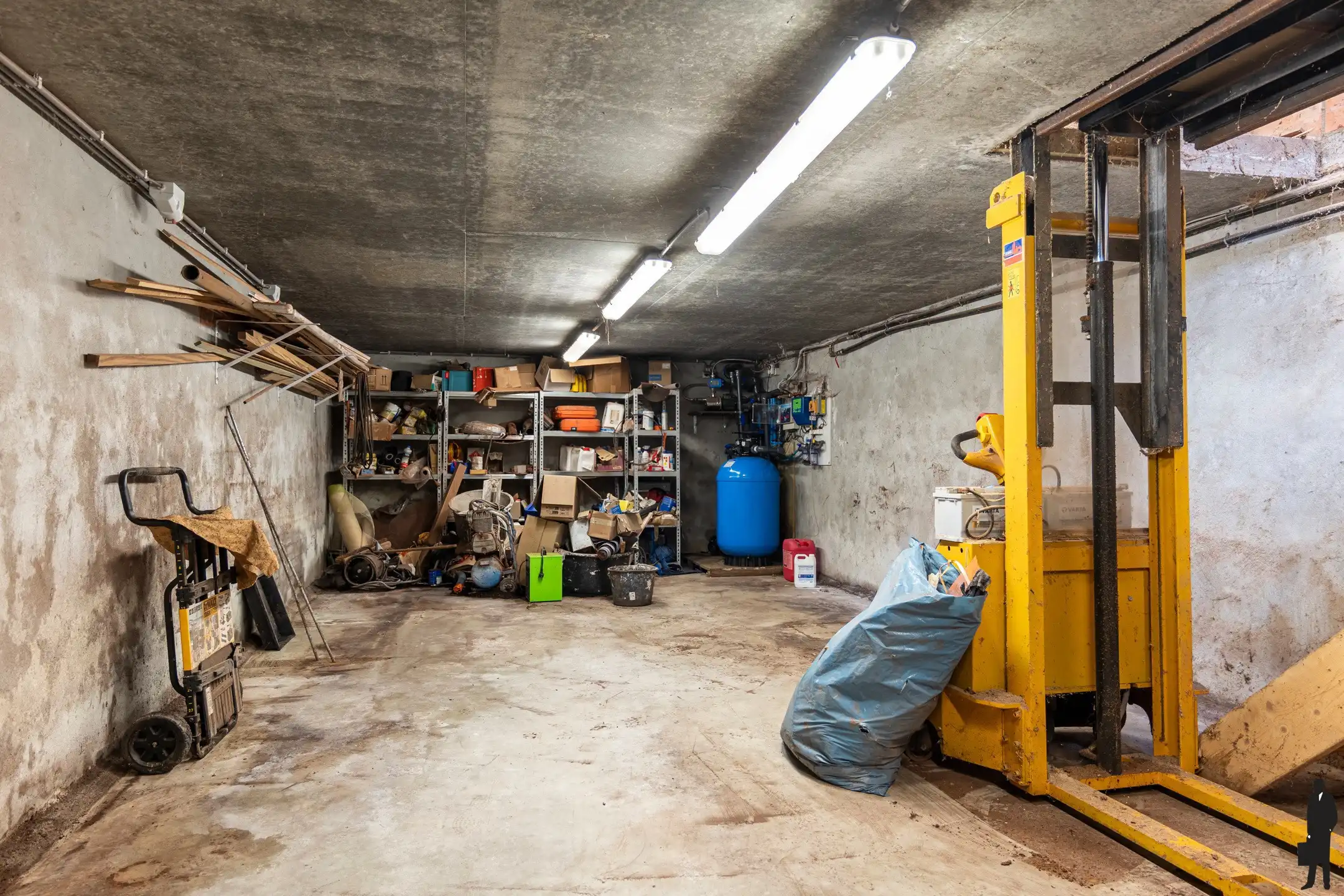 Luxevilla met zwembad, poolhouse, werkhuis en privé bos foto 24