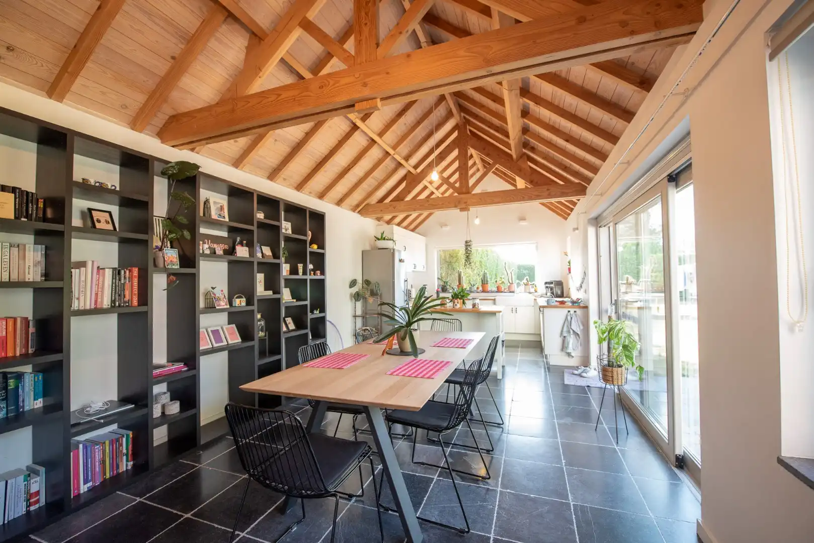 Uitzonderlijk charmante woning op toplocatie in Olsene! foto 5