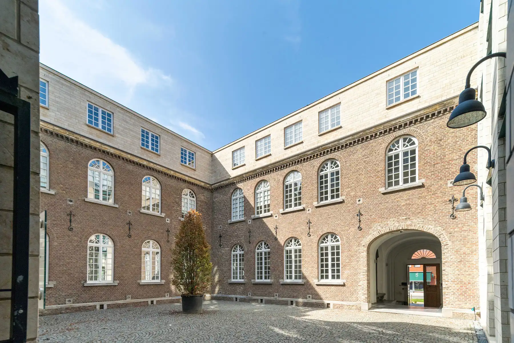 Instapklare kantoorruimte te huur in het Oud Gasthuis foto 3