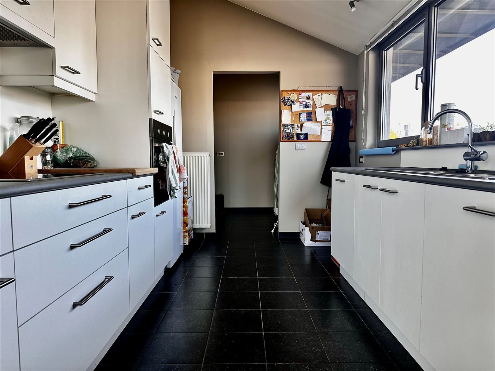 Instapklaar appartement te huur in centrum Kruishoutem foto 5