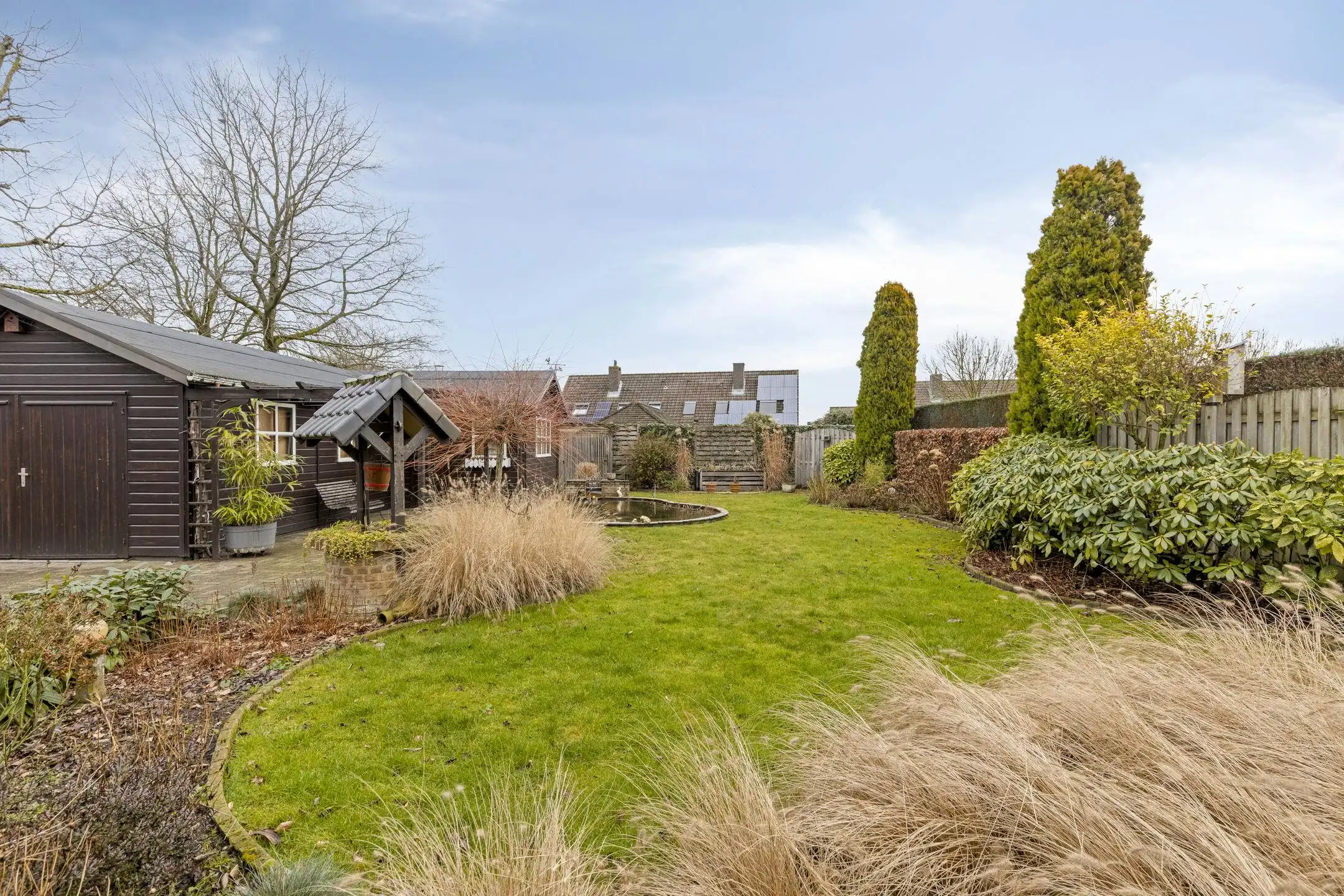 Verzorgde goed gelegen bungalow met grote garage en zolder foto 20