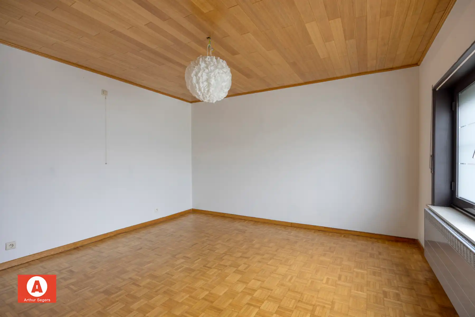 Instapklare en solide woning nabij het centrum van Opstal foto 13