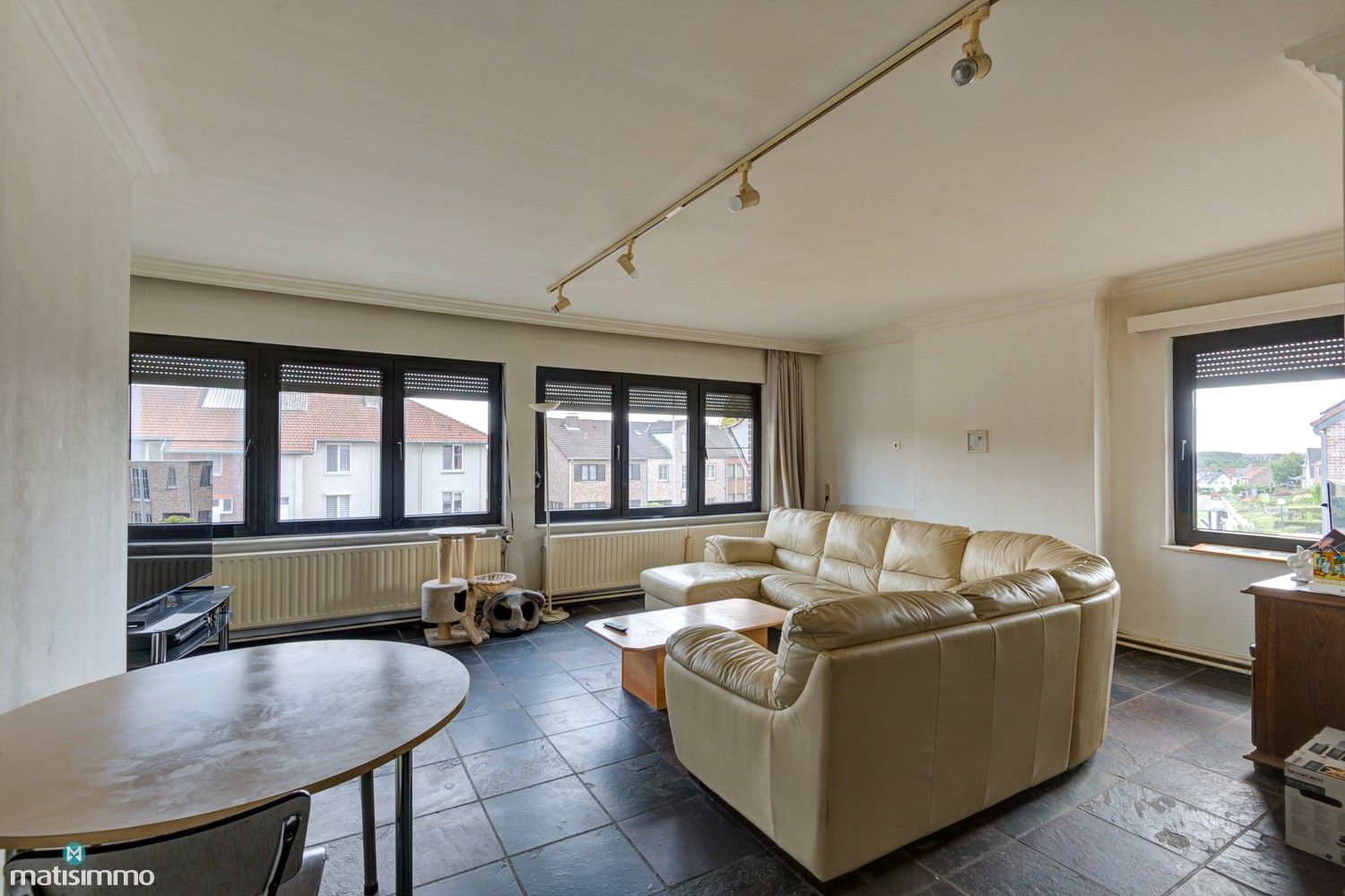 HANDELSGELIJKVLOERS MET DUPLEXAPPARTEMENT VOORZIEN VAN PARKEERGELEGENHEID NABIJ CENTRUM TONGEREN foto 16