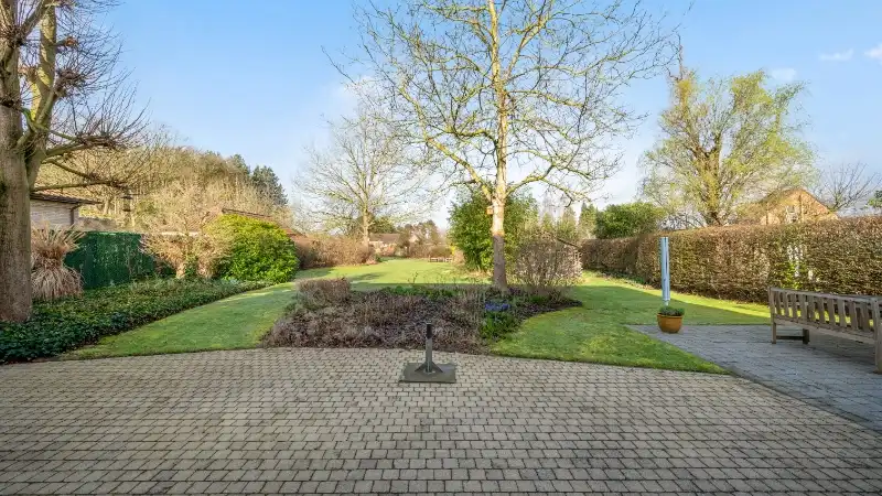 Villa van 209m² met 4 slaapkamers en zeer mooie tuin op 17 are foto 30