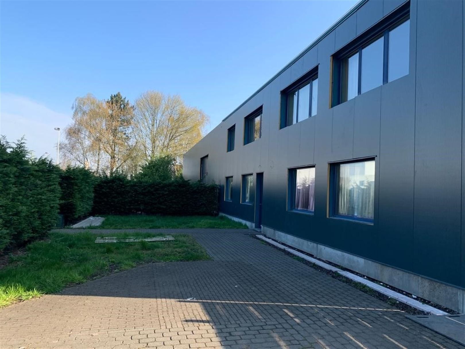 POLYVALENT INDUSTRIEEL PAND foto {{pictureIndex}}
