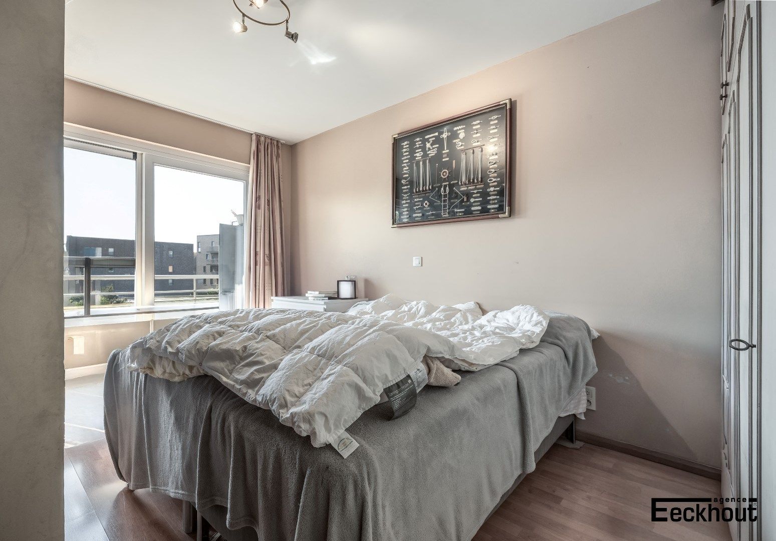 Modern tweeslaapkamerappartement met mooi open zicht op de tennis te Oostende! foto 8