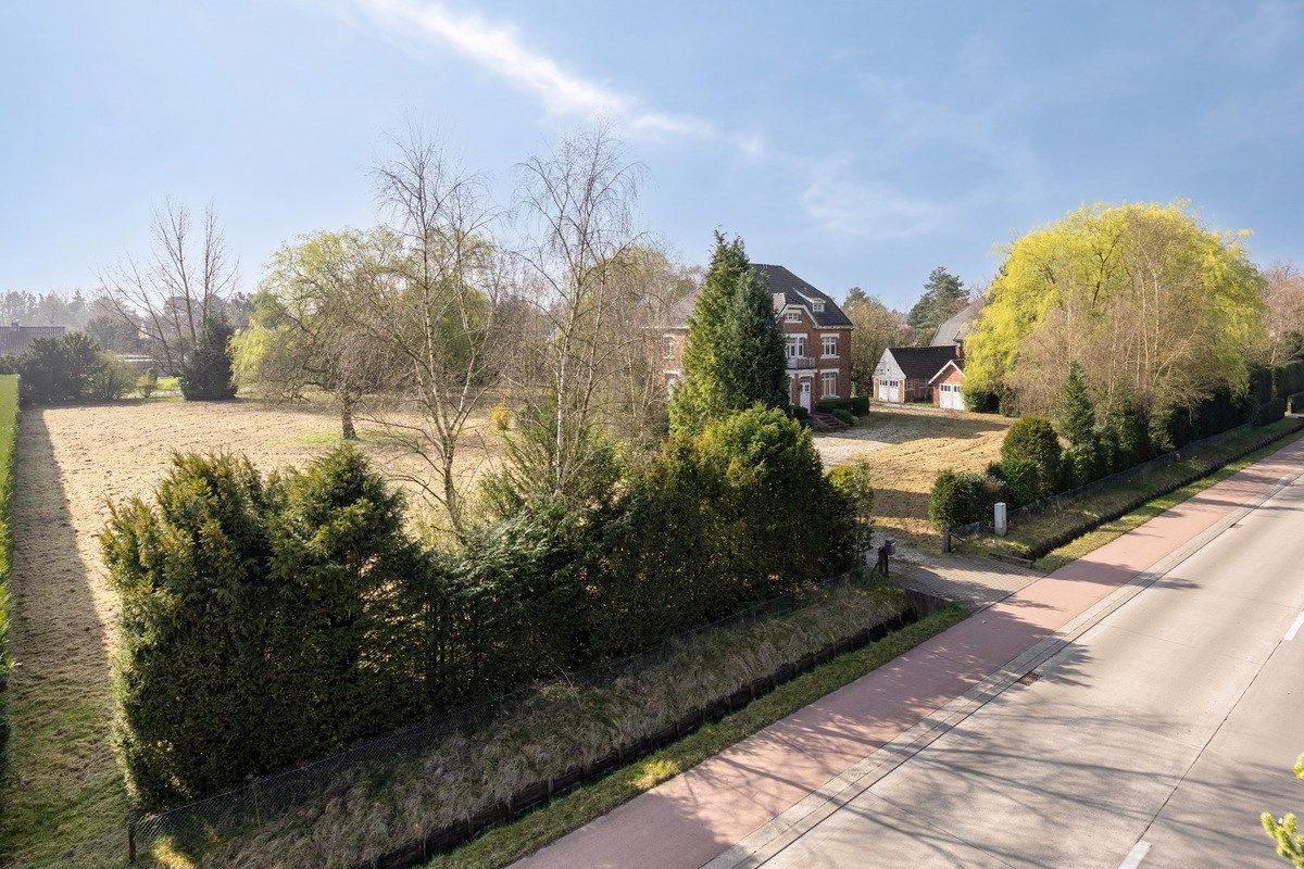 Te renoveren karaktervolle herenwoning op een prachtig perceel van 56 are. foto 41