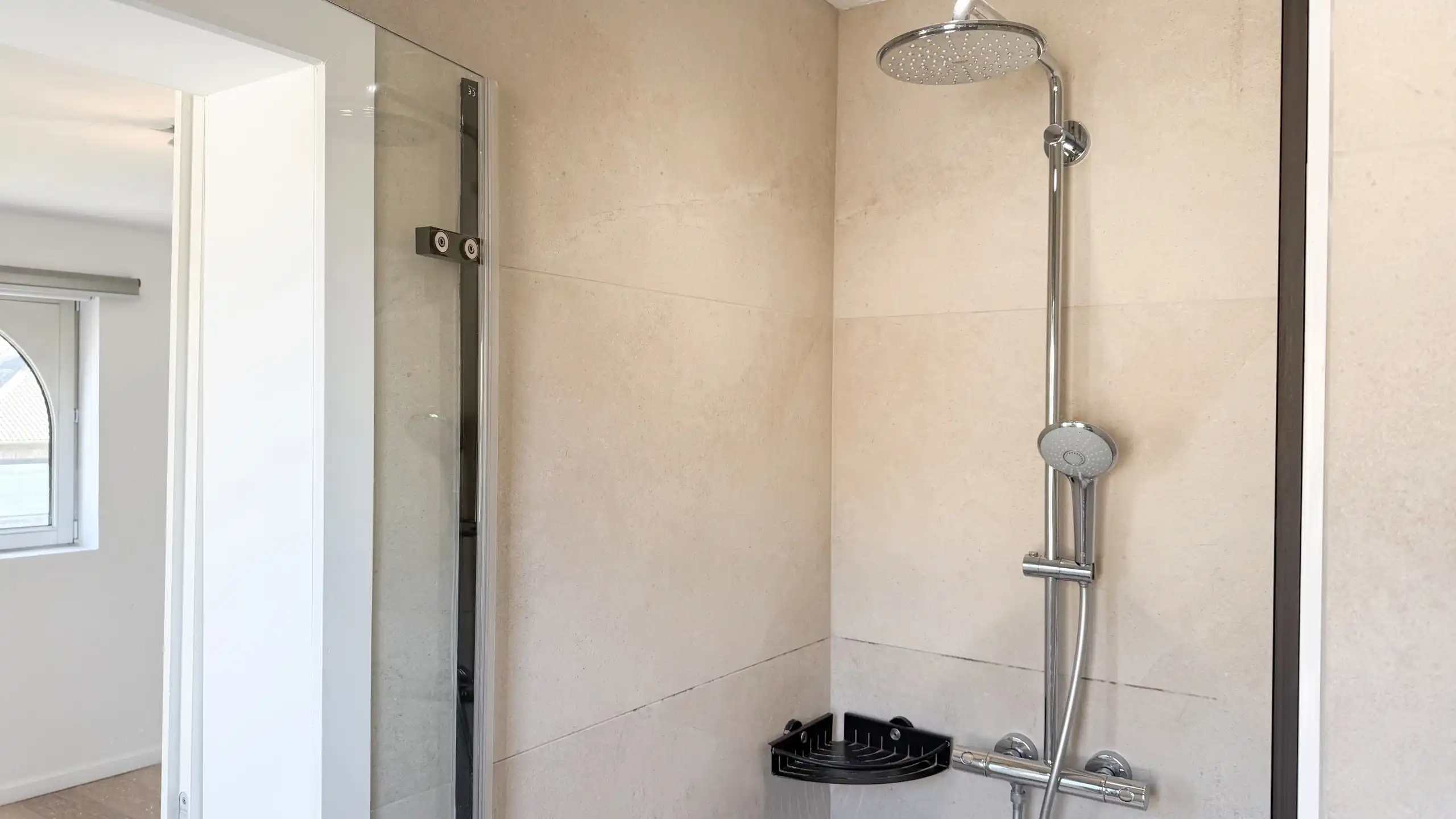 Charmant appartement met aparte ingang + terras te Houthalen foto 16