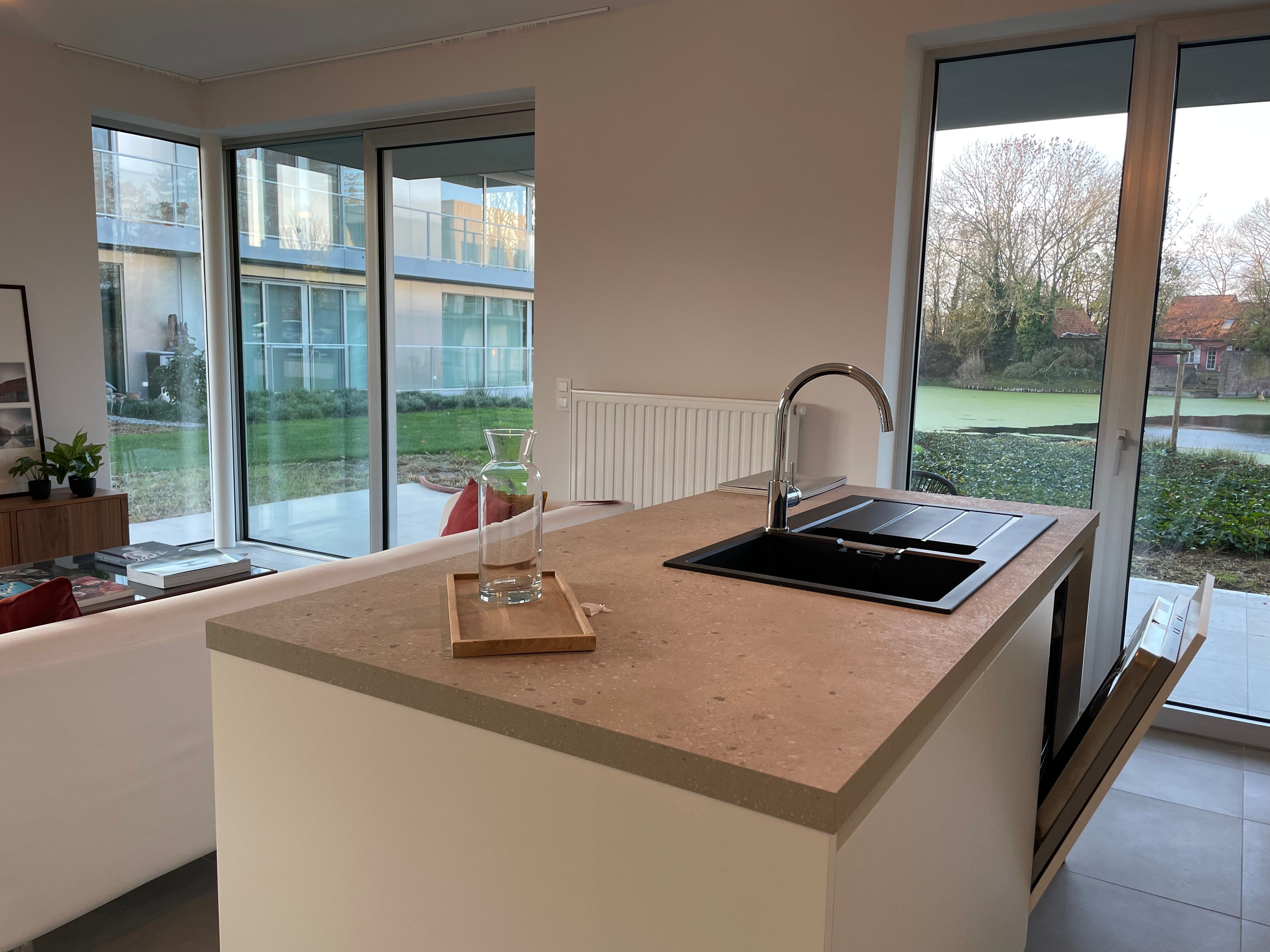 Twee-slaapkamer GELIJKVLOERS nieuwbouw hoekappartement + terras foto 8