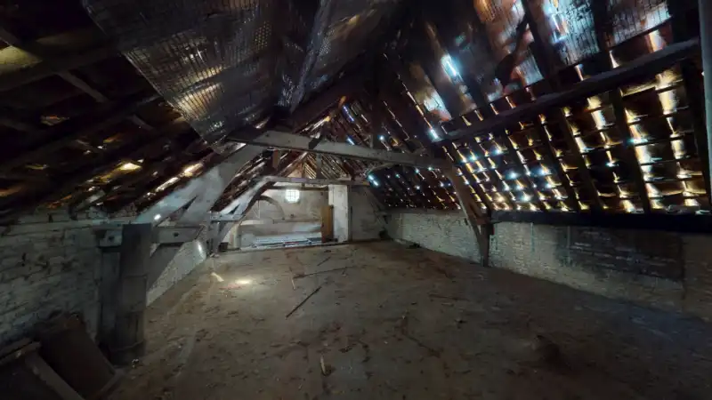 Charmante te renoveren hoeve van 300m² op 15 are foto 15