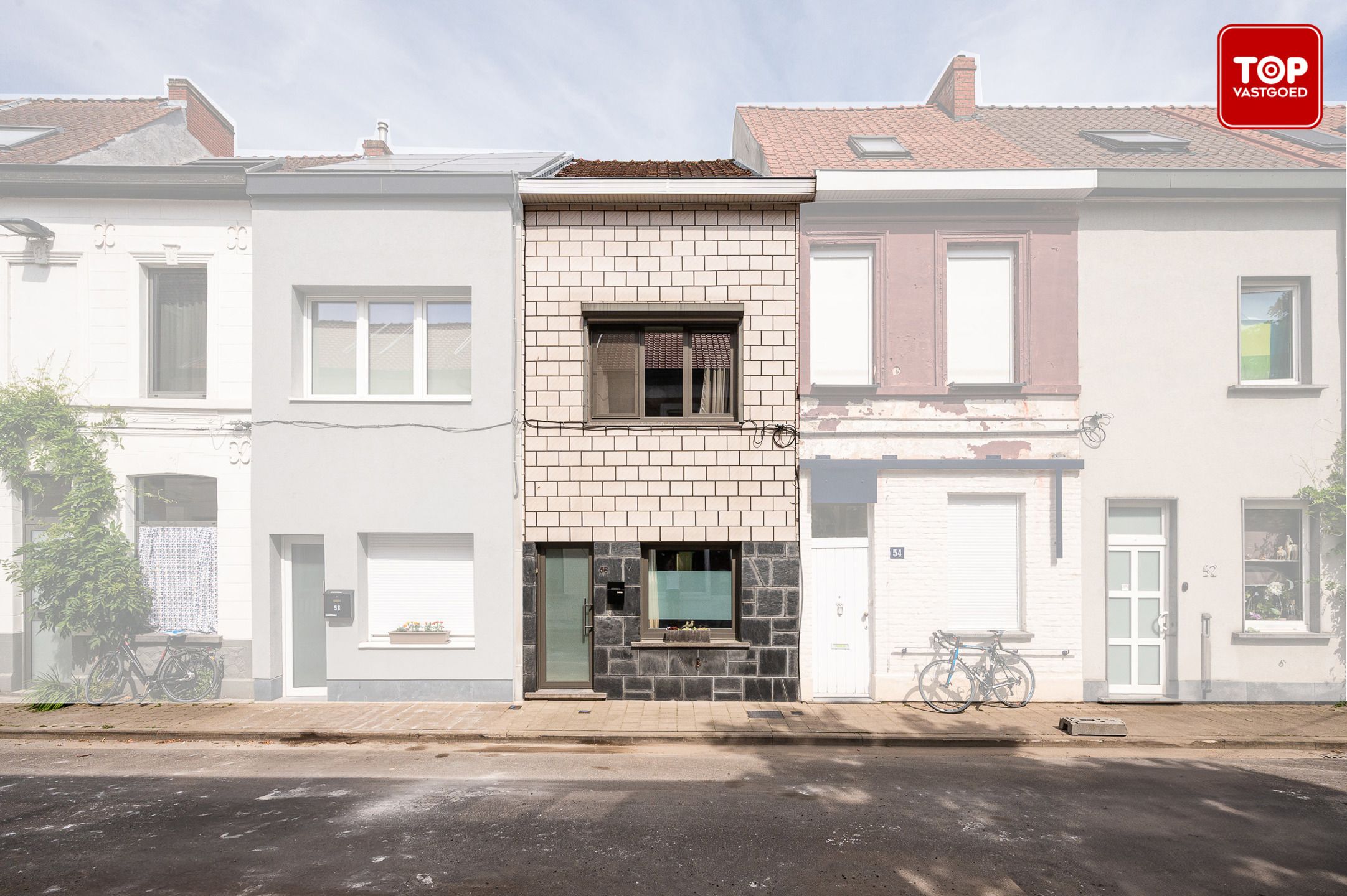 Instapklare woning met 2 slaapkamers en ruime koer in hartje Gentbrugge. foto 2