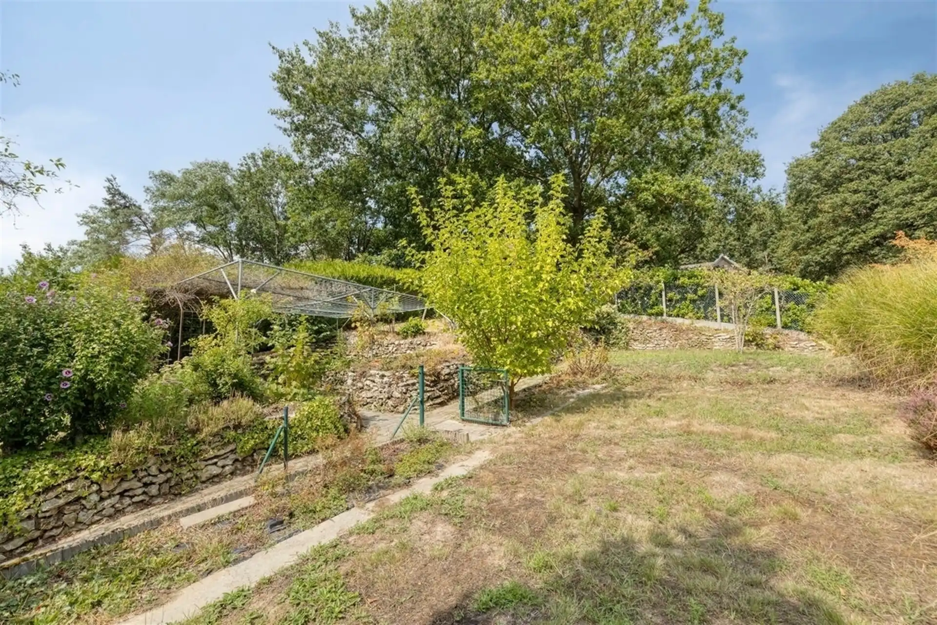 Recente en instapklare villa met 3/4 slaapkamers + bureau foto 29