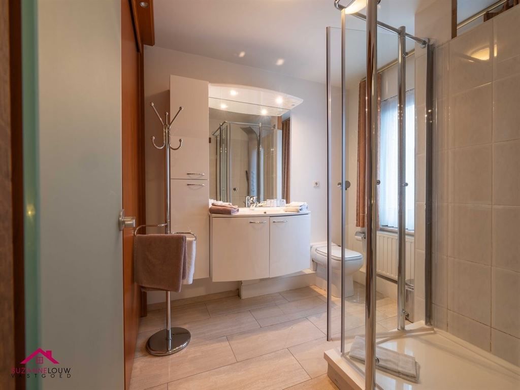 Vrijstaande villawoning / hotel met 8 slaapgelegenheden foto 41