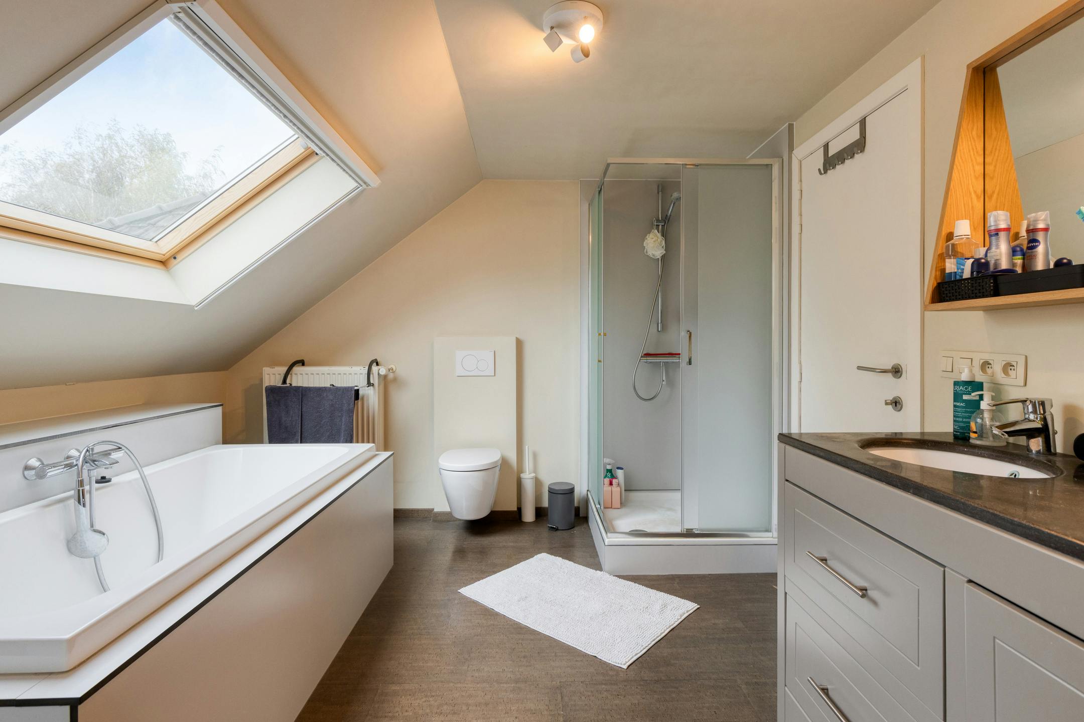 Gerenoveerd huis met 4 kamers te koop in Waregem foto 15