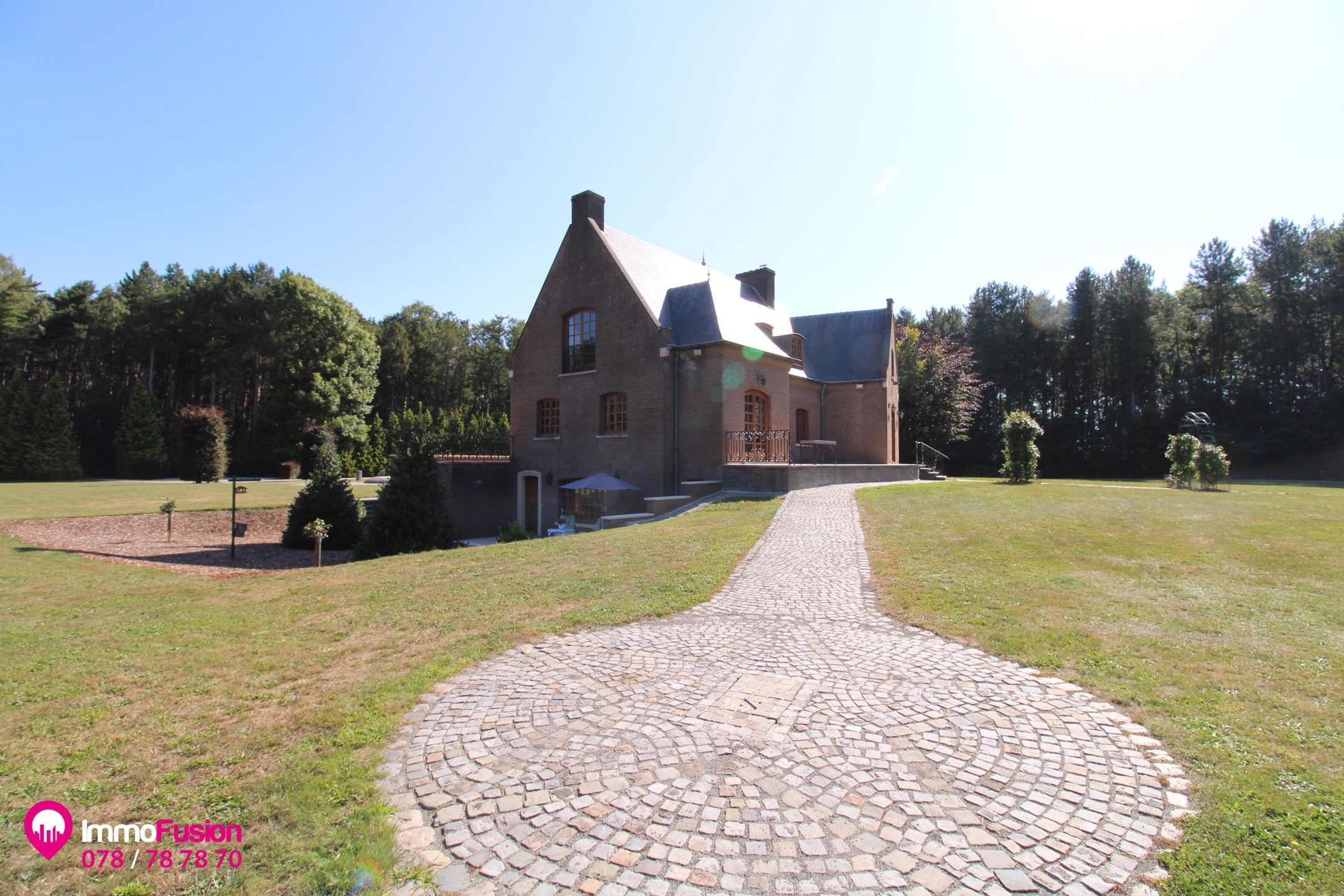 Unieke villa met bijgebouw, op ruim perceel van ca. 8.5 HA! foto 126