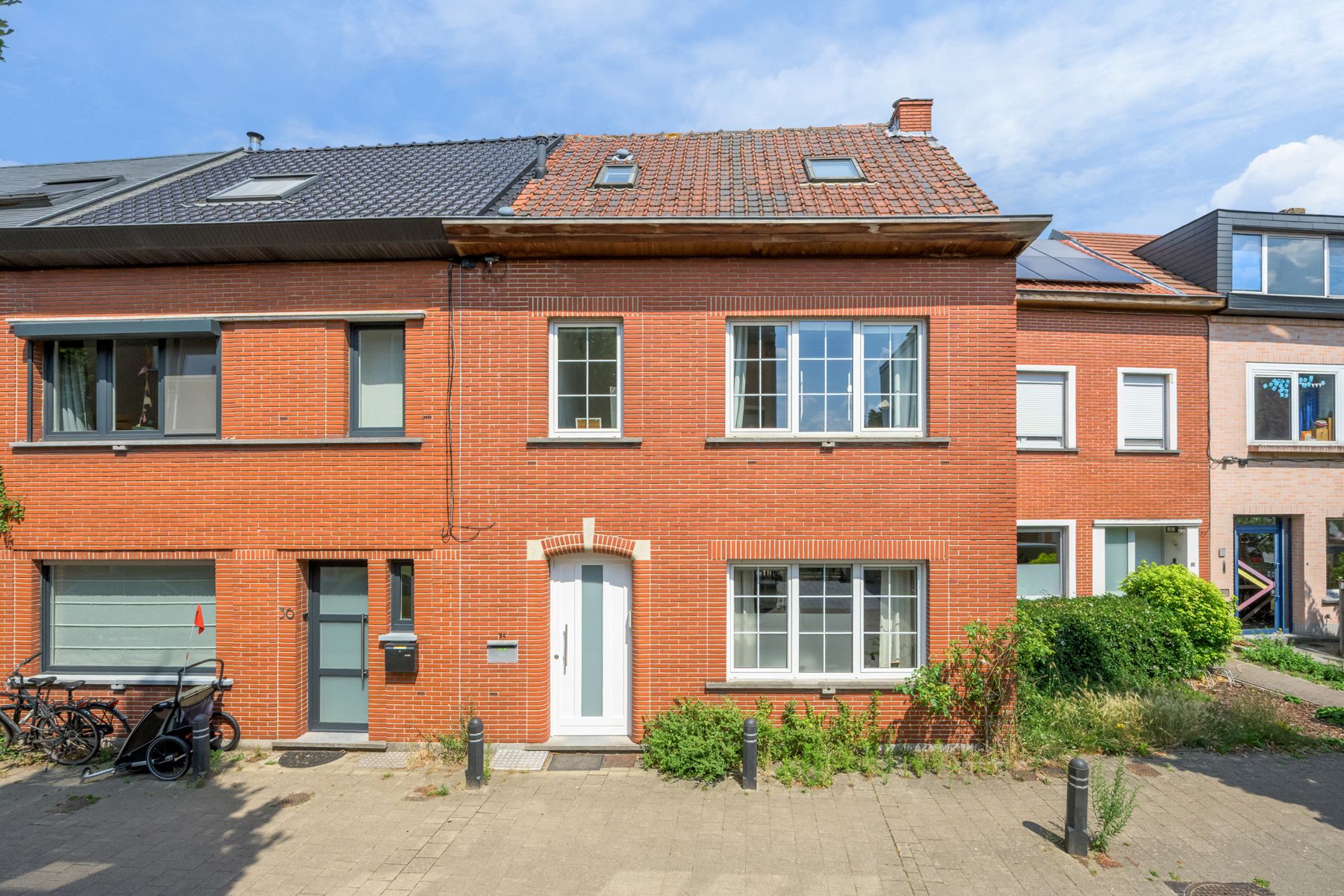 Perfect onderhouden woning met ruim groenterras foto {{pictureIndex}}