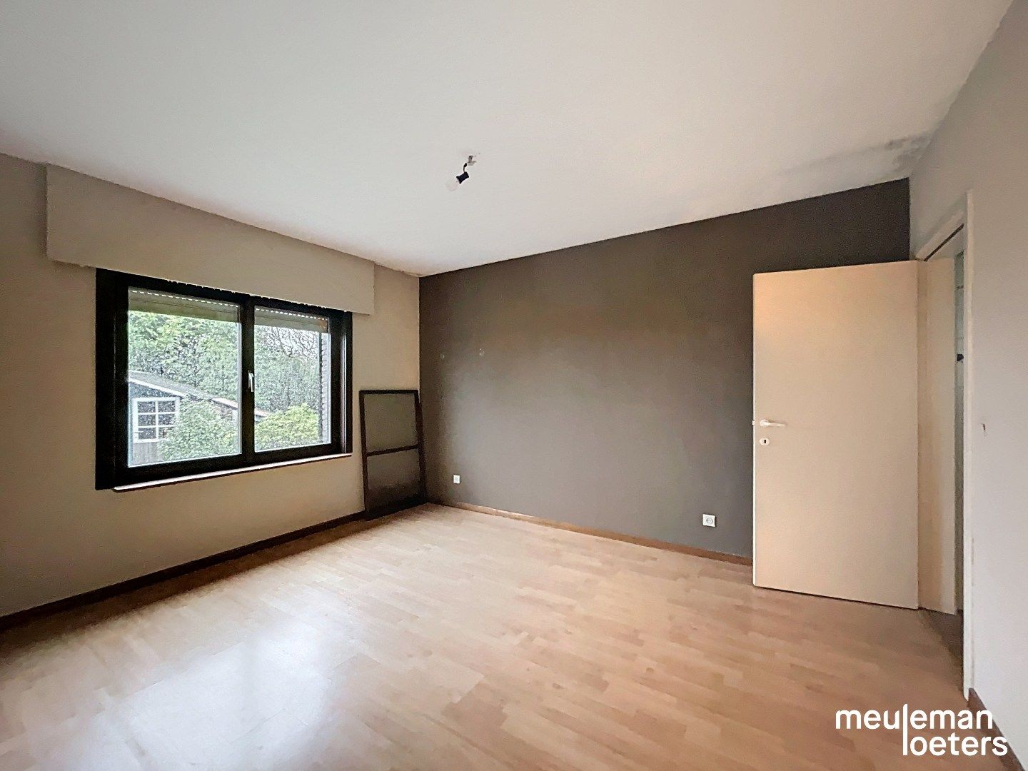 Rustig gelegen woning met garage foto 6